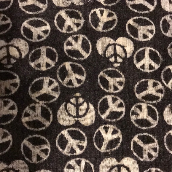 XL Peace and Love t-shirt - Picture 4 of 4